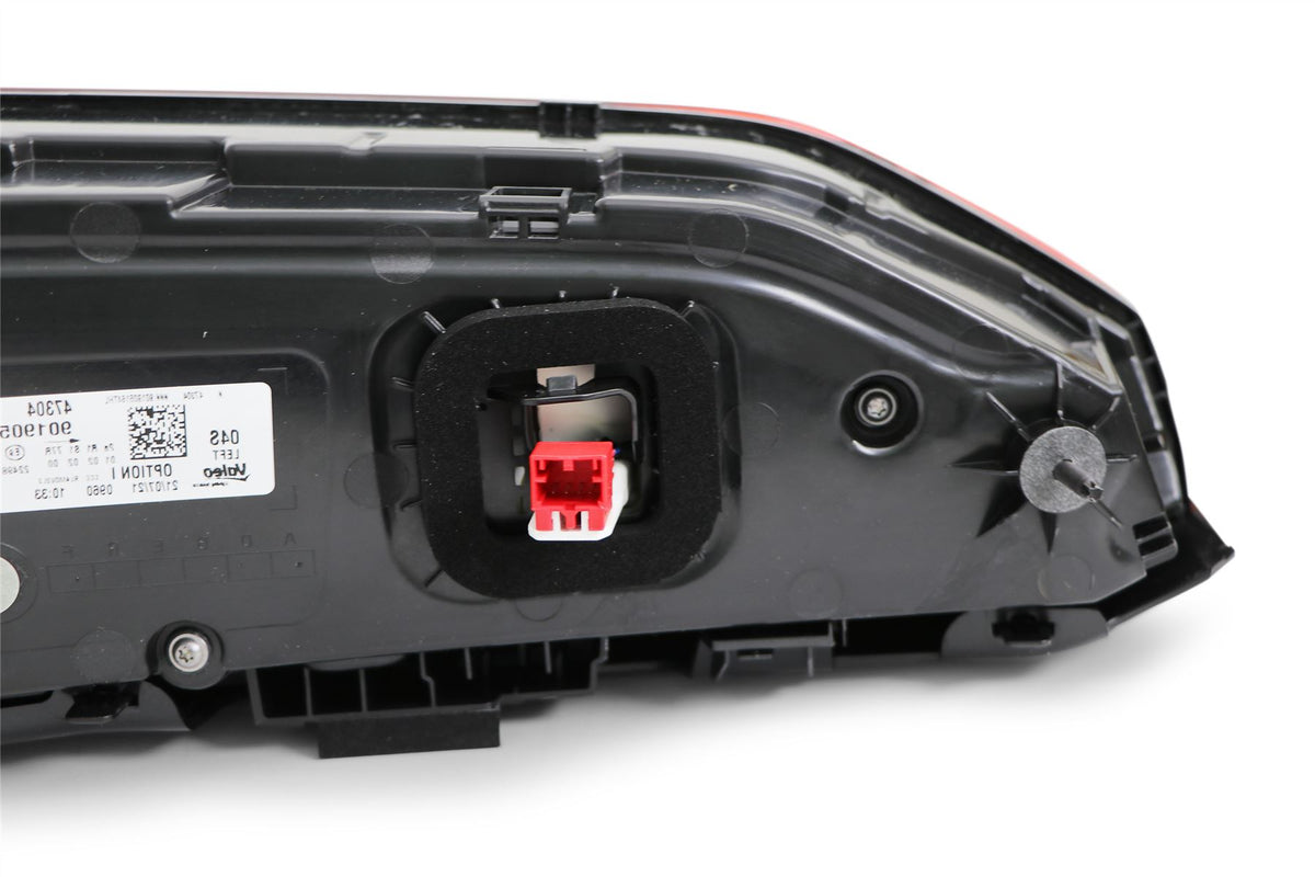 Audi Q7 Right Rear Light, Valeo OEM, OEM 4M0945094F - View 11