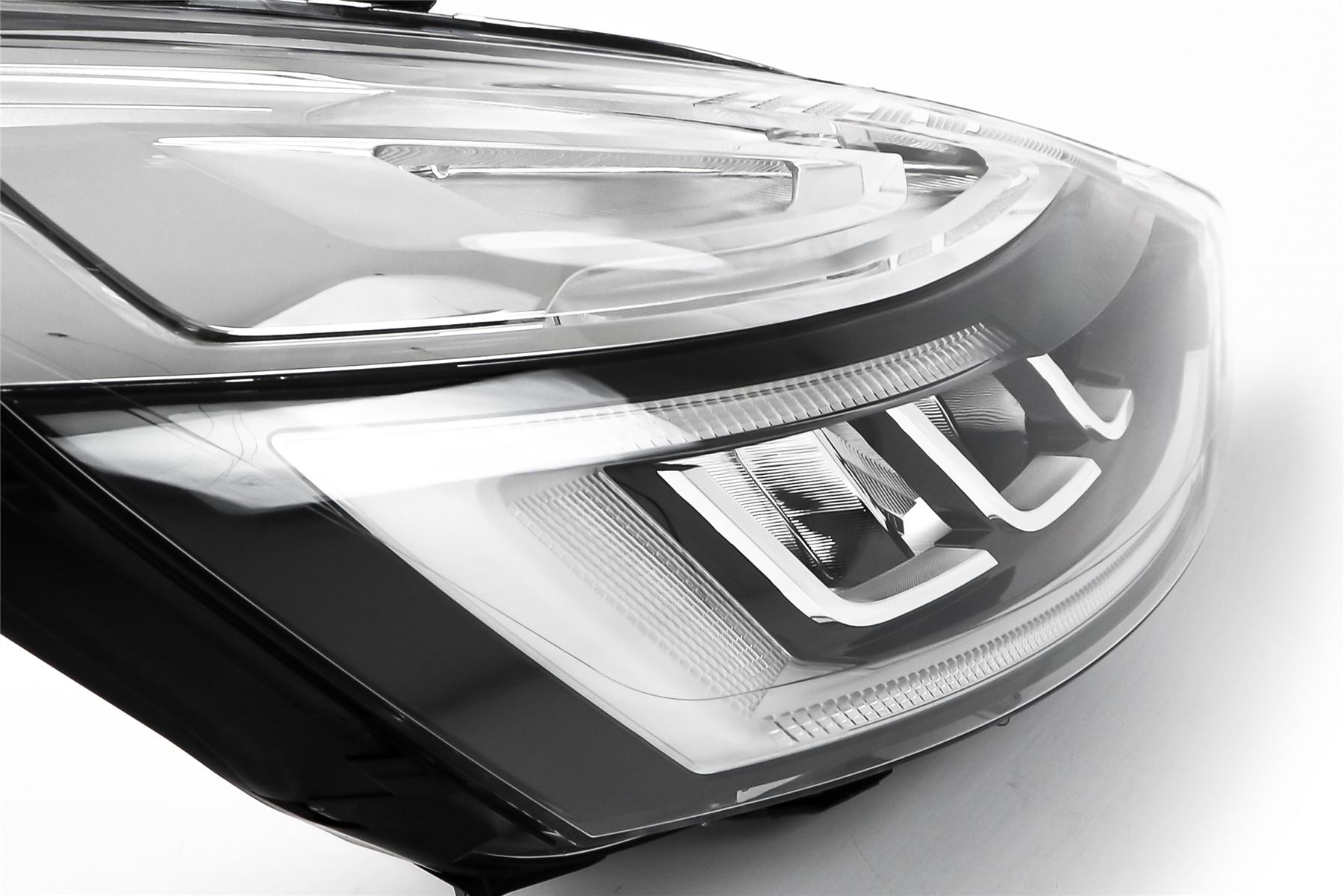 Renault Clio MK4 Right Headlight, Magneti Marelli OEM, OEM 260105517R - View 4