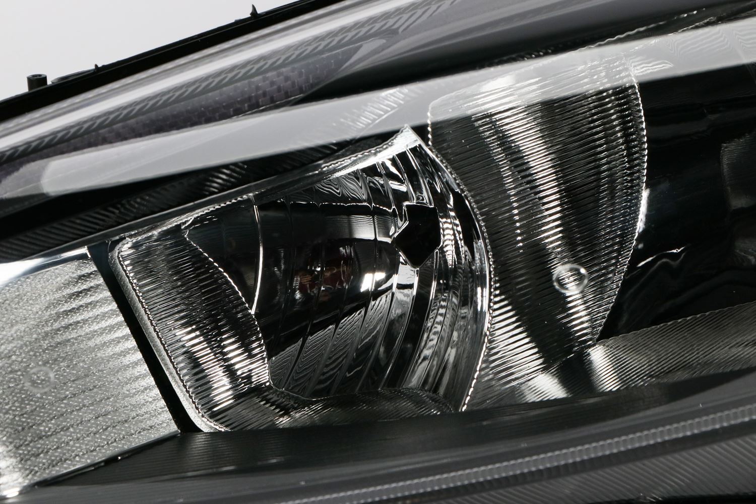 Hella LED DRL Left Headlight for Ford, OEM quality, OEM 1866246 - View 11