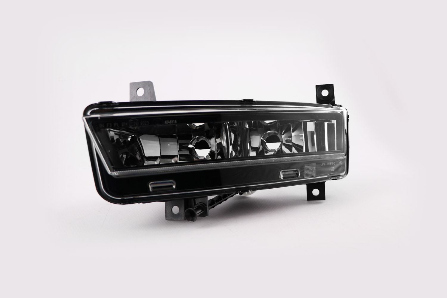 Hella Left Front Fog Light for Skoda, OEM quality, OEM 5E0941701A - View 3