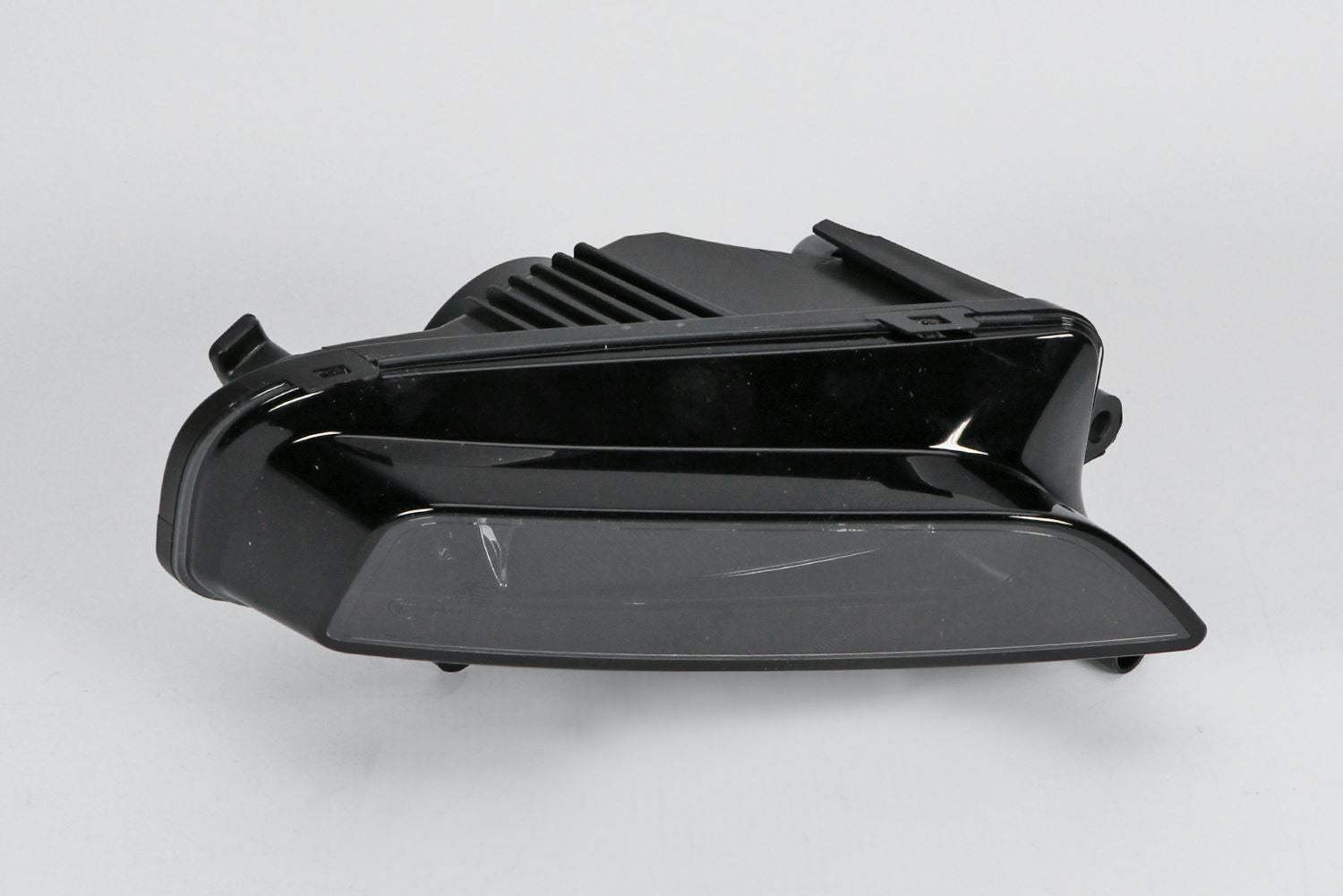 Hella Right Front Fog Light for Audi, OEM quality, OEM 8V0941700D - View 6