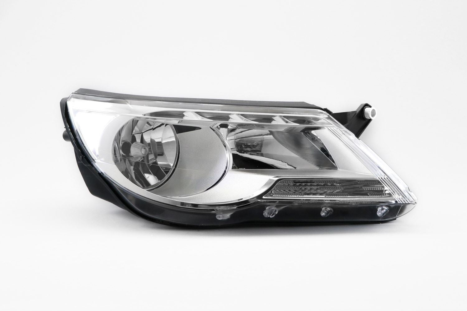 Volkswagen Tiguan Right Headlight, Hella OEM, OEM 5N2941032G, MPN 1LD 247 038-241