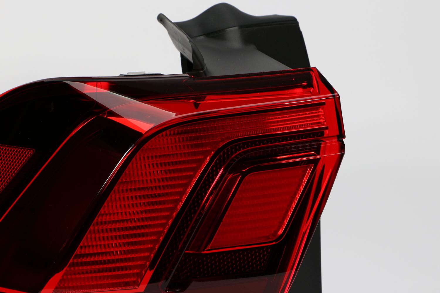 Volkswagen Tiguan Left Rear Light, Hella OEM, OEM 5NA945095C - View 7