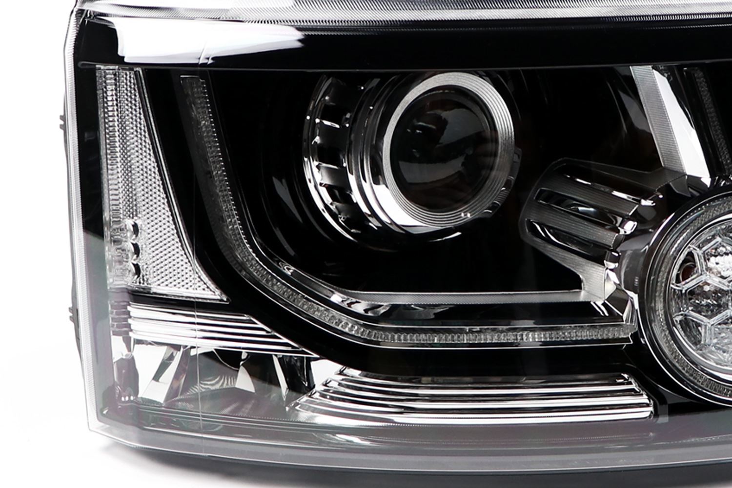 Land Rover Discovery Headlight Cover, Valeo OEM, OEM LR052377 - View 11