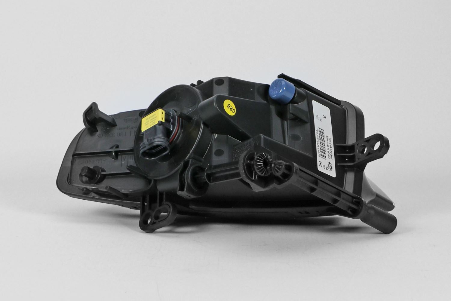 Hella Left Front Fog Light for Audi, OEM quality, OEM 8V0941699D - View 3