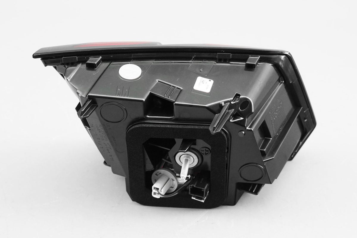 Peugeot 3008 Right Rear Light, Magneti Marelli OEM, OEM 9810477780 - View 4