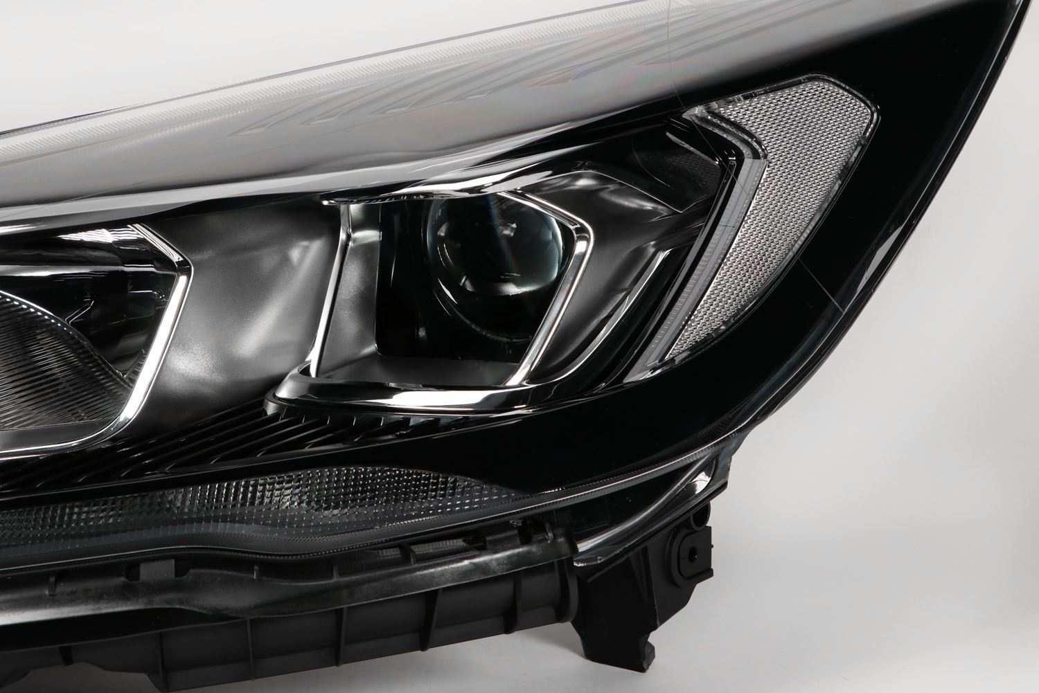 Ford Kuga Left Headlight, Valeo OEM, OEM GV4113W030BG - View 3