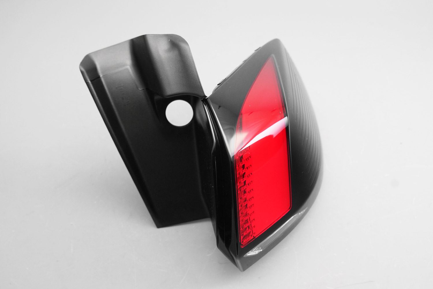 Peugeot 5008 Right Rear Light, Magneti Marelli OEM, OEM 9811028180 - View 11