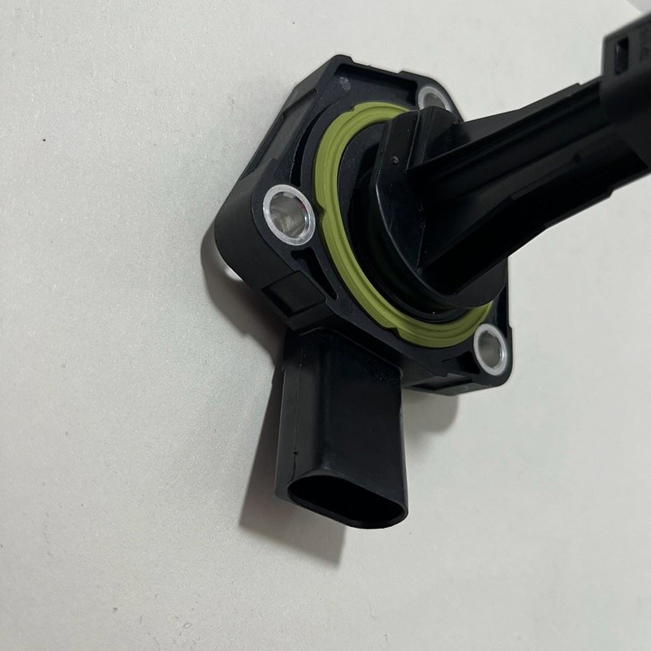 Oil Level Sensor - for Audi & Skoda - OEM 03C907660G | Eurowagens - View 2