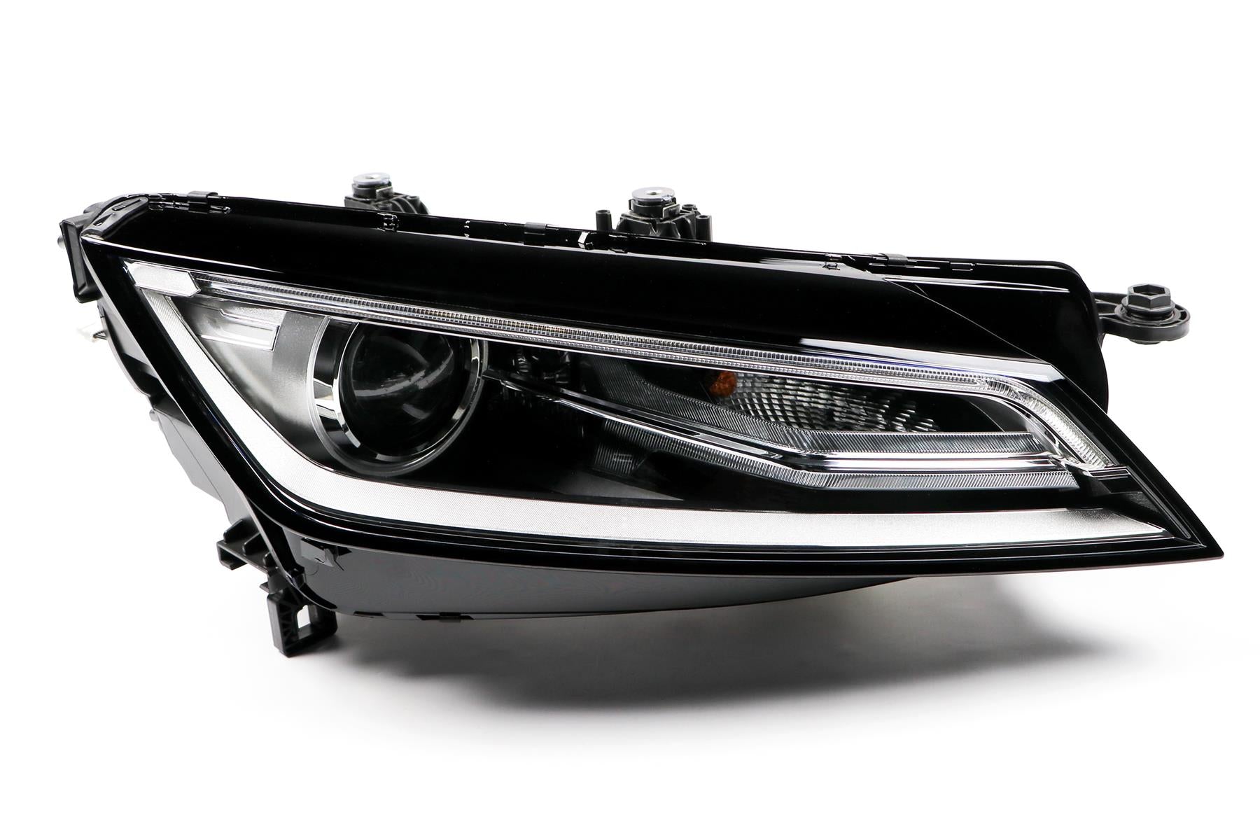Audi TT Right Headlight, Magneti Marelli OEM, OEM 8S0941044A, MPN MHL8651