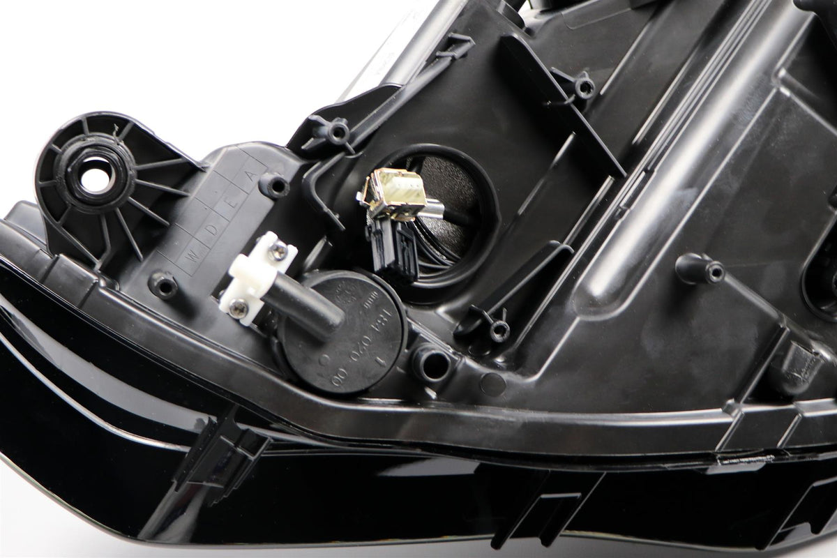 Hella Bi-Xenon AFS Right Headlight for Audi, OEM quality, OEM 8V0941754 - View 7