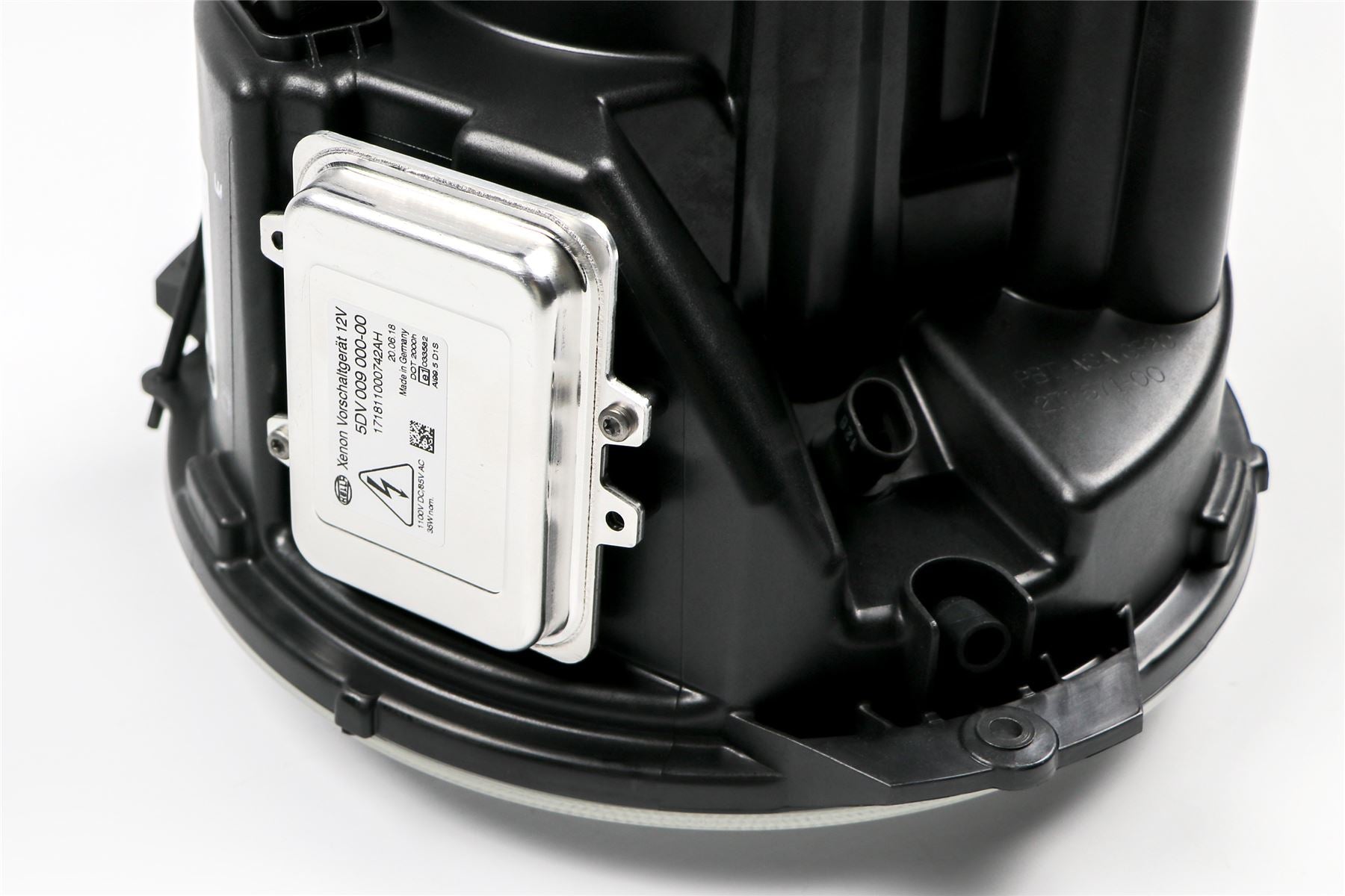Hella Bi-Xenon Right Headlight for Mercedes-Benz, OEM quality, OEM 4638200959 - View 4