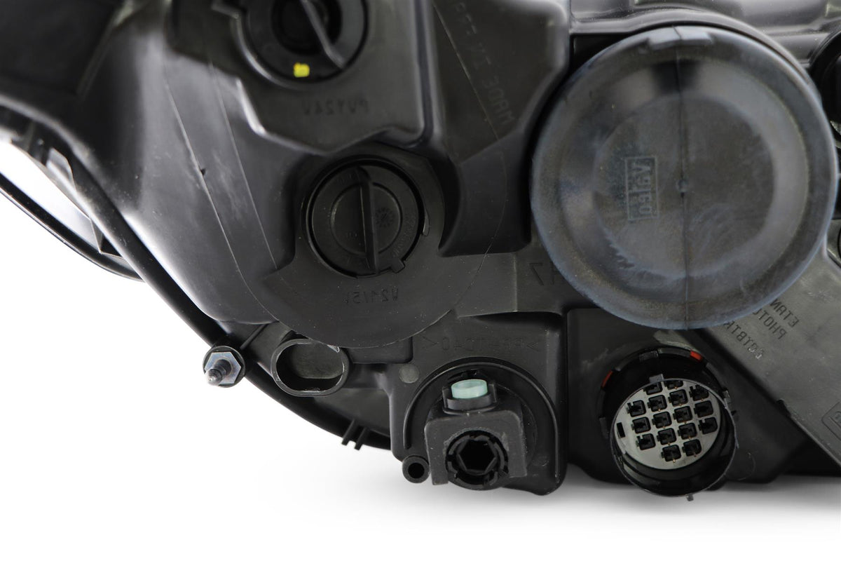 Land Rover Discovery Headlight Cover, Valeo OEM, OEM LR085636 - View 9