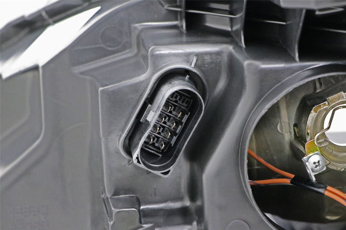 Hella Right Headlight for Ford, OEM quality, OEM 1579904 - View 3