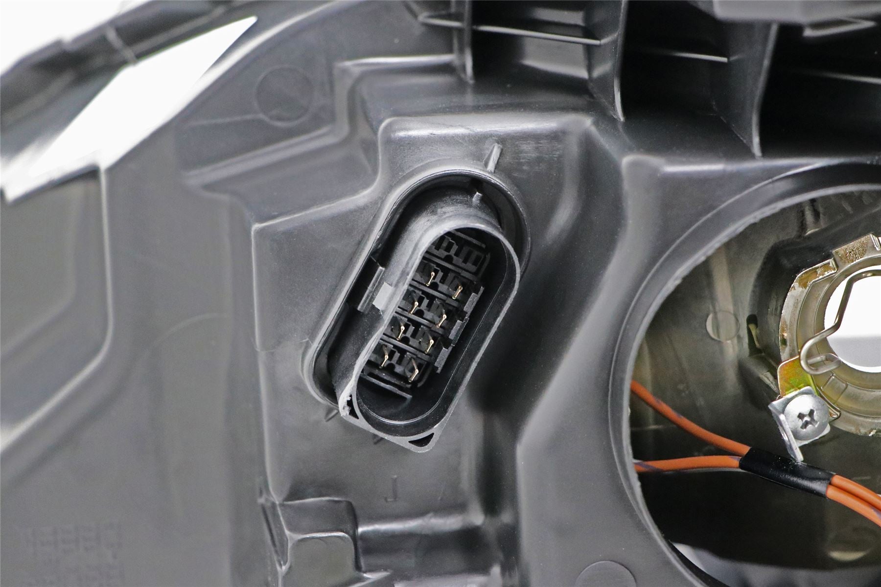 Hella Right Headlight for Ford, OEM quality, OEM 1579904 - View 3