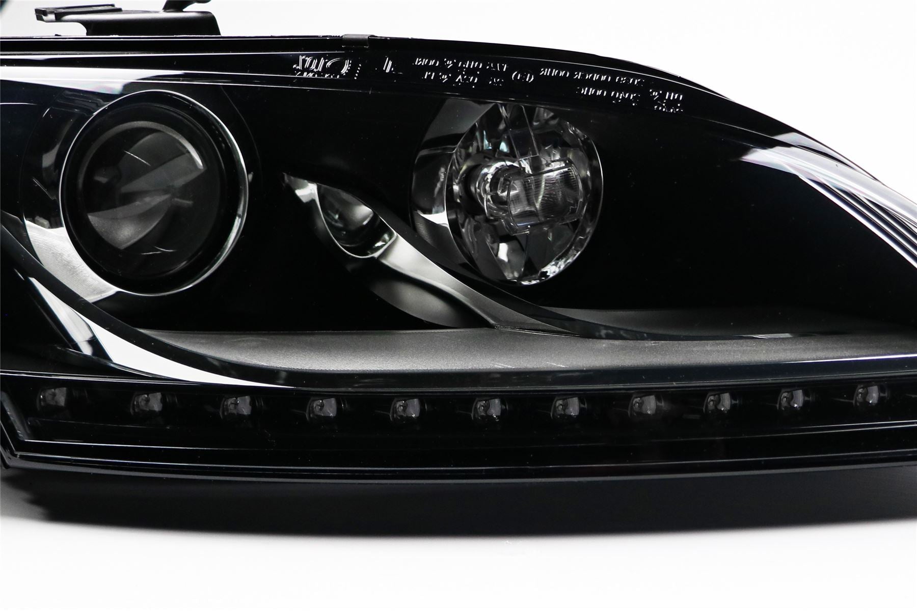 Audi TT Right Headlight, Magneti Marelli OEM, OEM 8J0941030AA - View 4