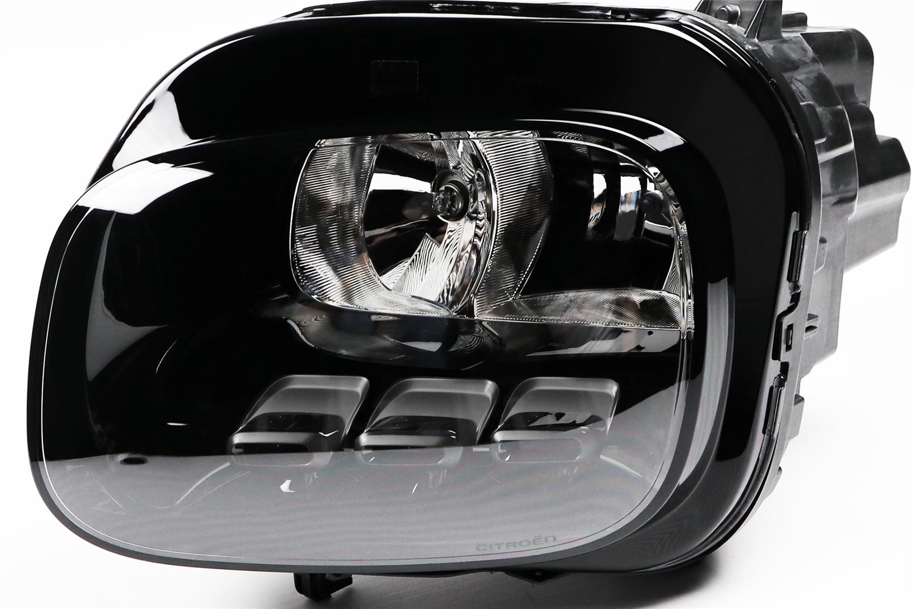 Citroen C3 Aircross Left Headlight, Valeo OEM, OEM YQ00015080 - View 7