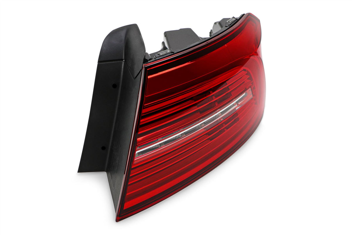 Volkswagen Passat Left Rear Light, Magneti Marelli OEM, OEM 3G5945208C - View 11