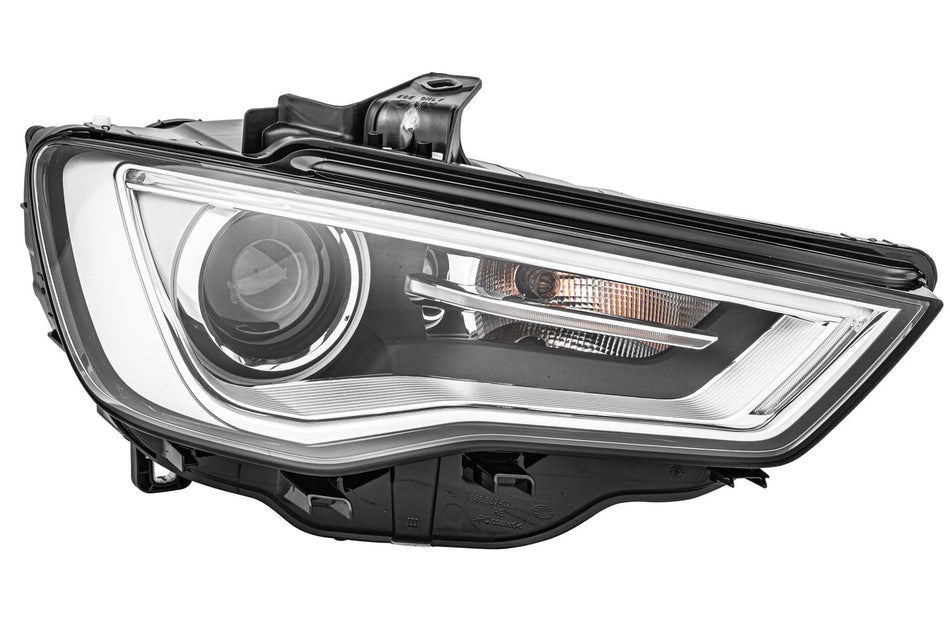 Hella Bi-Xenon Right Headlight – Audi | OEM 8V0 941 044