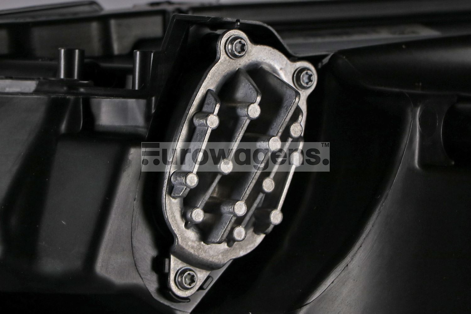 Land Rover Discovery Headlight Cover, Valeo OEM, OEM LR085646 - View 2