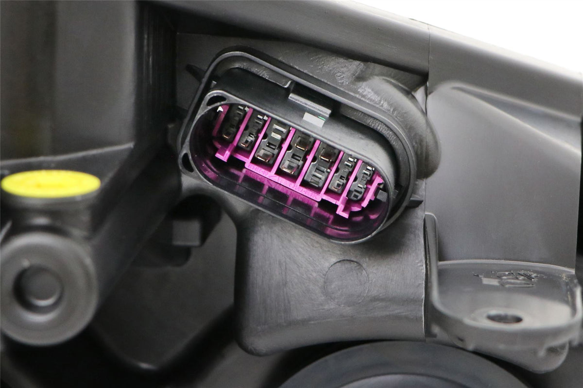 Hella Left Headlight for Ford, OEM quality, OEM 1438504 - View 10