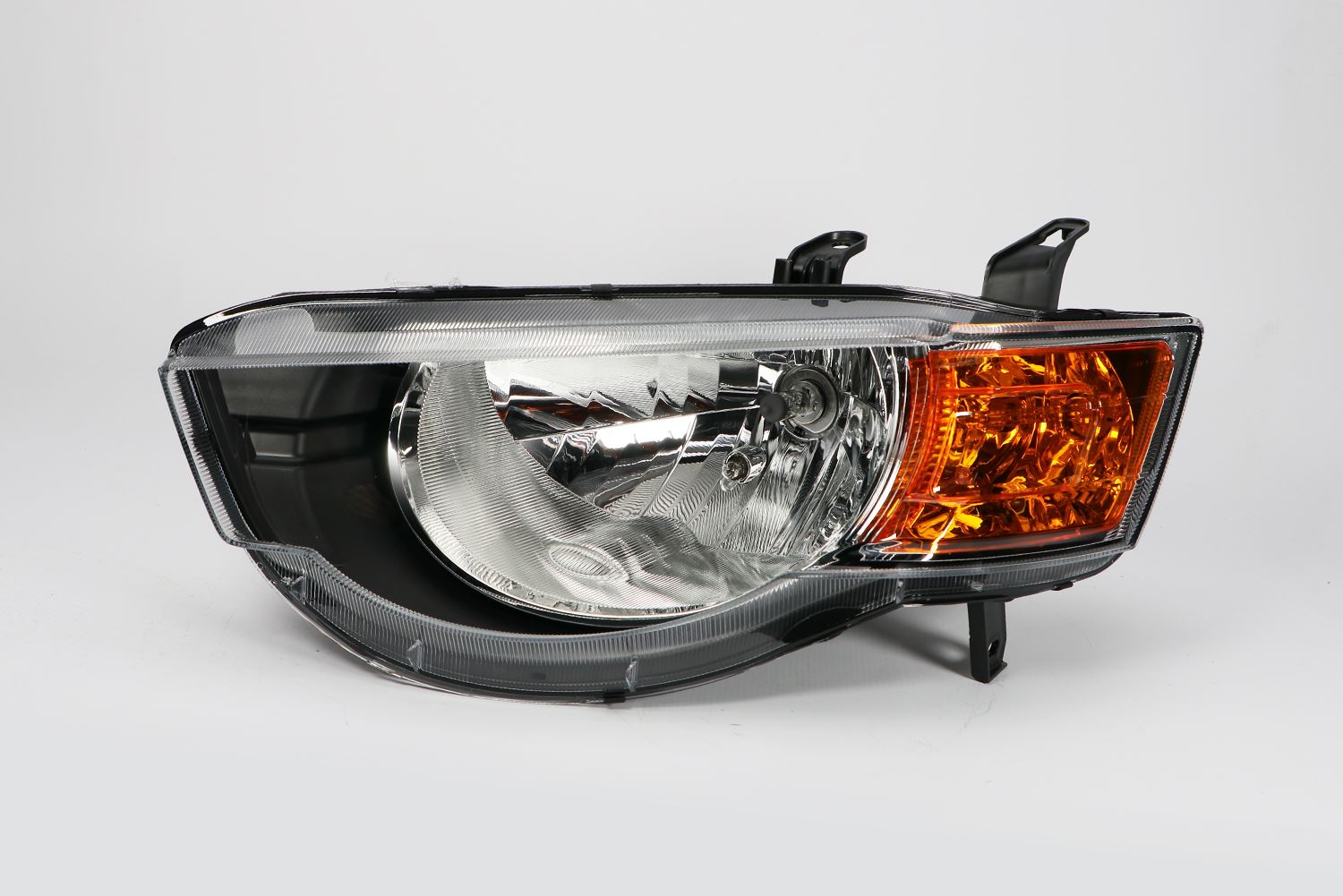 Mitsubishi Colt Left Headlight, Magneti Marelli OEM, OEM 8301B653, MPN MHL6522