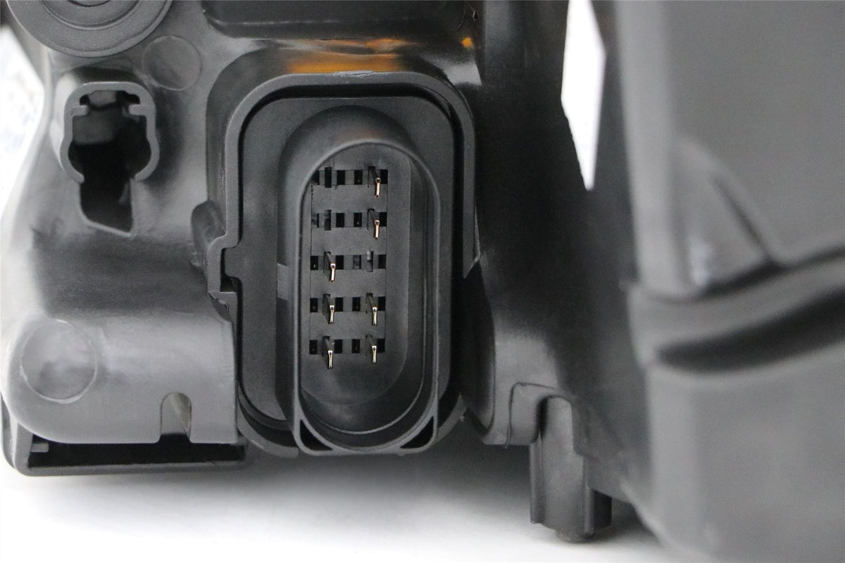 Hella Right Headlight for Ford, OEM quality, OEM 1521198 - View 2