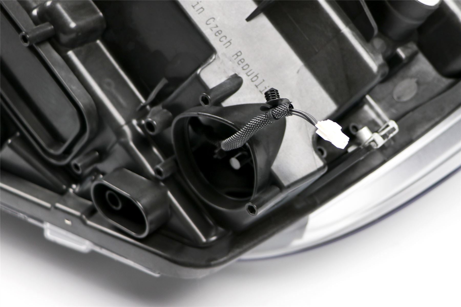 Hella LED Right Headlight for Volkswagen & MAN, OEM quality, OEM 7C1941036 - View 3