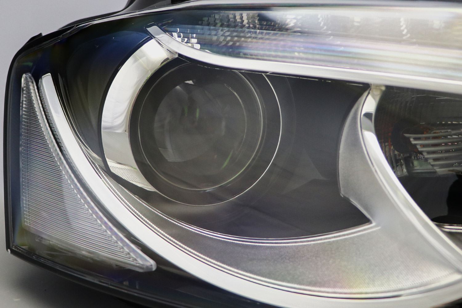Hella Bi-Xenon LED DRL Right Headlight for Audi, OEM quality, OEM 8P0941004AM - View 7