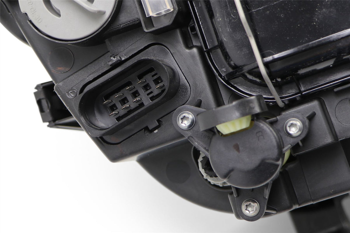 Seat Leon Right Headlight, Valeo OEM, OEM 5F2941006 - View 11