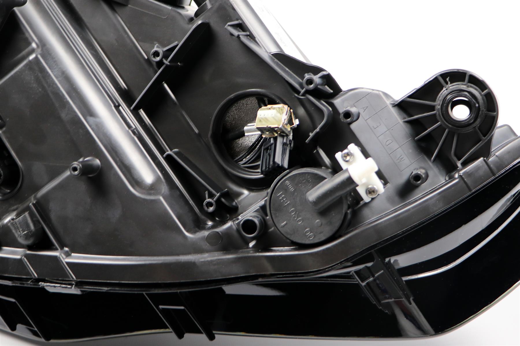 Hella Bi-Xenon AFS Left Headlight for Audi, OEM quality, OEM 8V0941753 - View 12