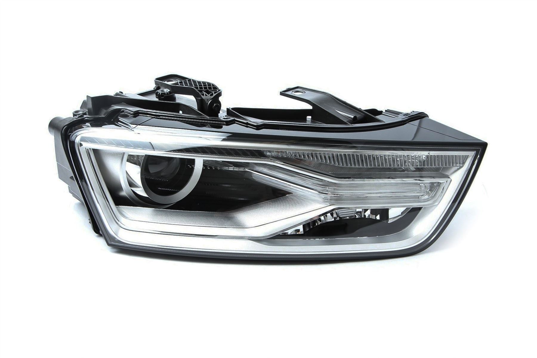 Audi Q3 Right Headlight, Magneti Marelli OEM, OEM 8U0941044D, MPN MHL9651