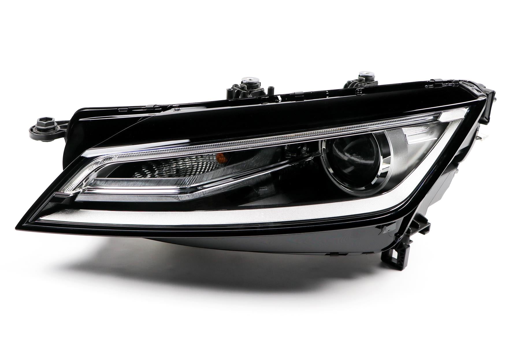 Audi TT Left Headlight, Magneti Marelli OEM, OEM 8S0941043A, MPN MHL8652
