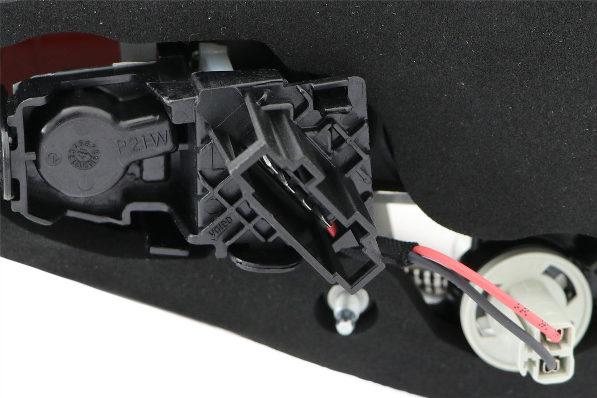 Seat Ateca Left Rear Light, Valeo OEM, OEM 575945307C - View 4