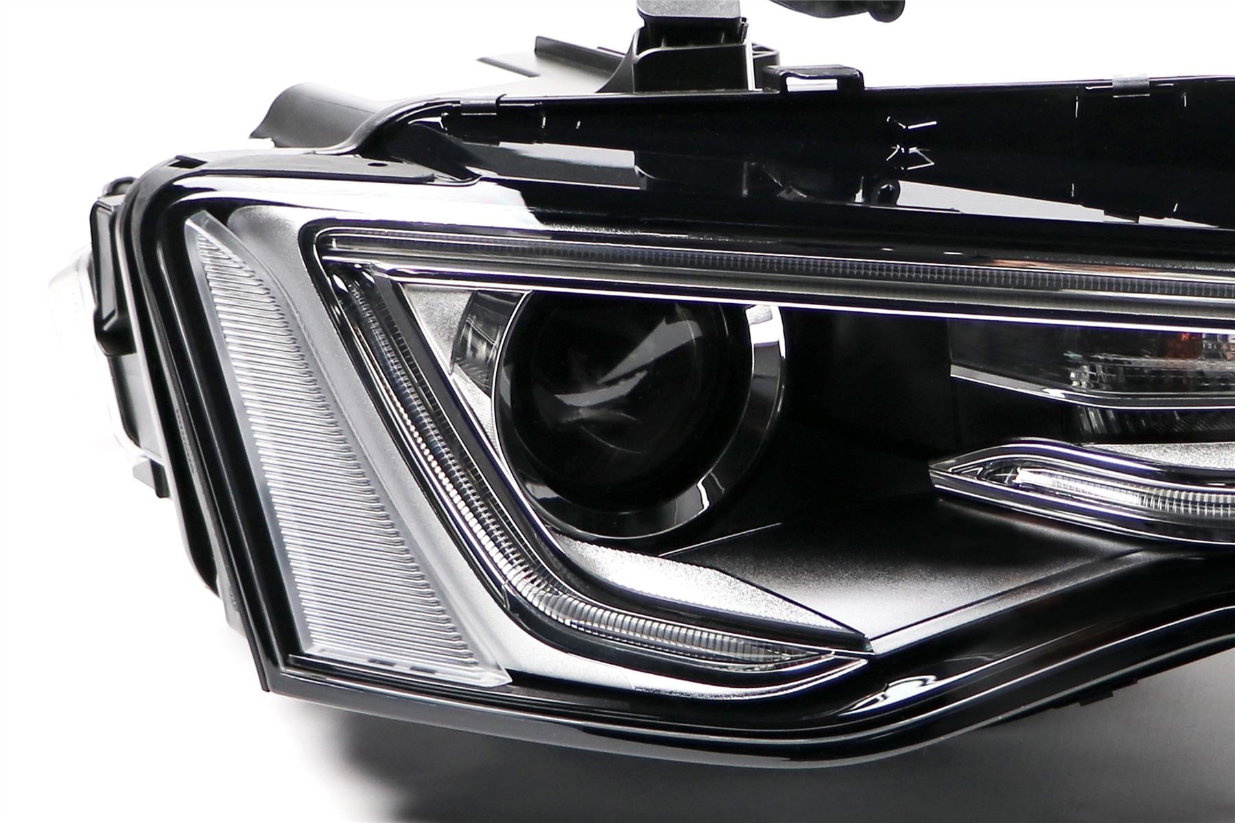 Audi A5 Right Headlight, Magneti Marelli OEM, OEM 8T0941044D - View 9