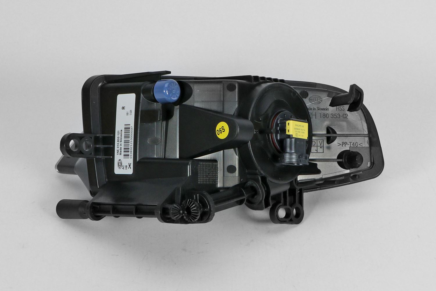 Hella Right Front Fog Light for Audi, OEM quality, OEM 8V0941700D - View 4