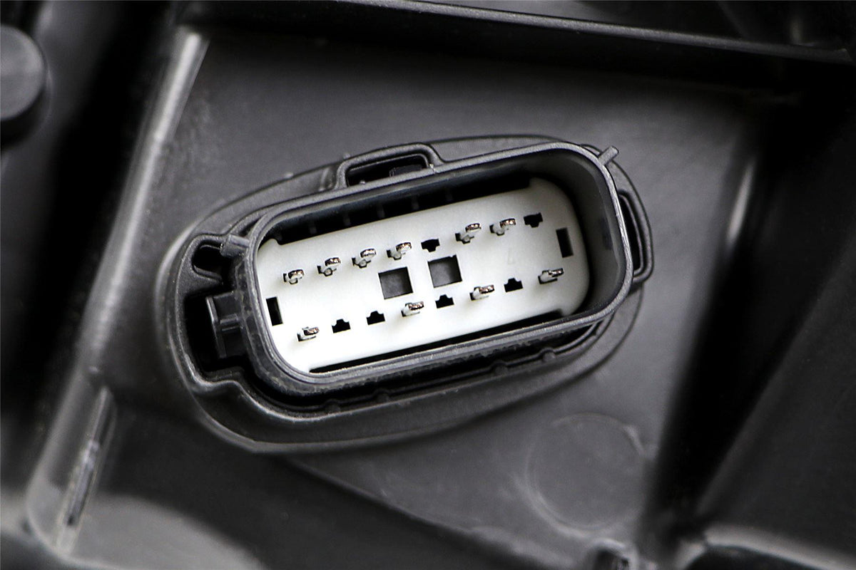 Ford Mondeo Right Headlight, Valeo OEM, OEM ES7313W029FC - View 9