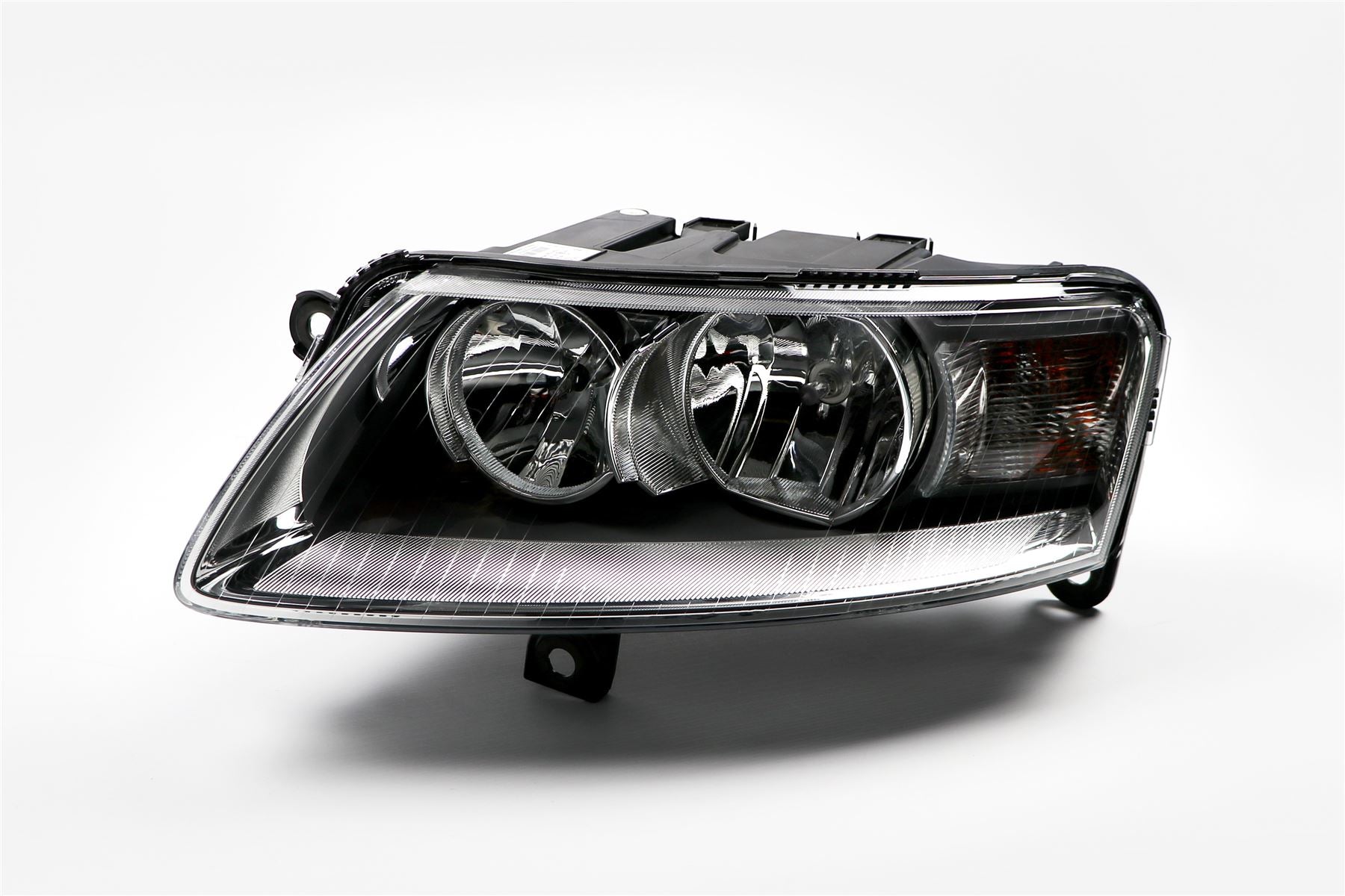 Hella Left Headlight for Audi, OEM quality, OEM 4F0941029E, MPN 1LE 008 880-031