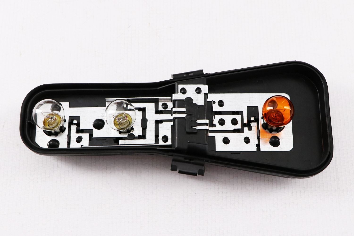 Hella Left Rear Light for Land Rover, OEM quality, OEM XFB500272LPO - View 3
